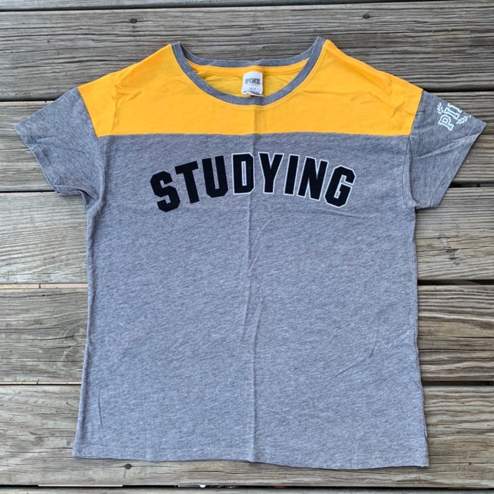 studying tee